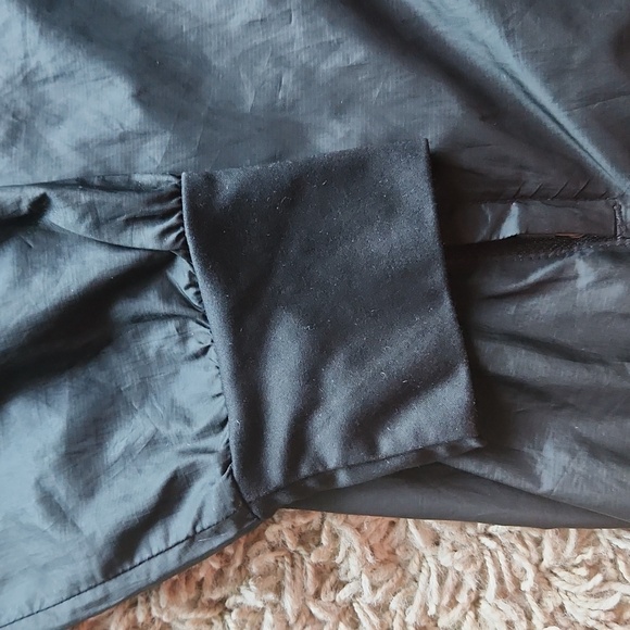 Adidas windbreaker running jacket - Picture 3 of 9